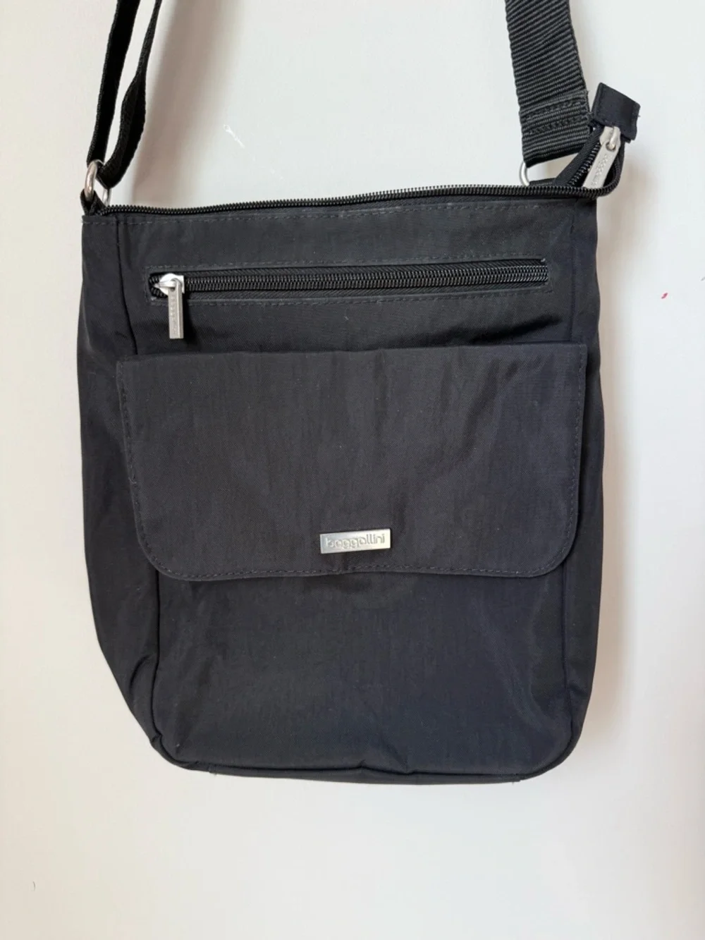 Baggallini Black Travel Crossbody Bag with Front Flap Pocket